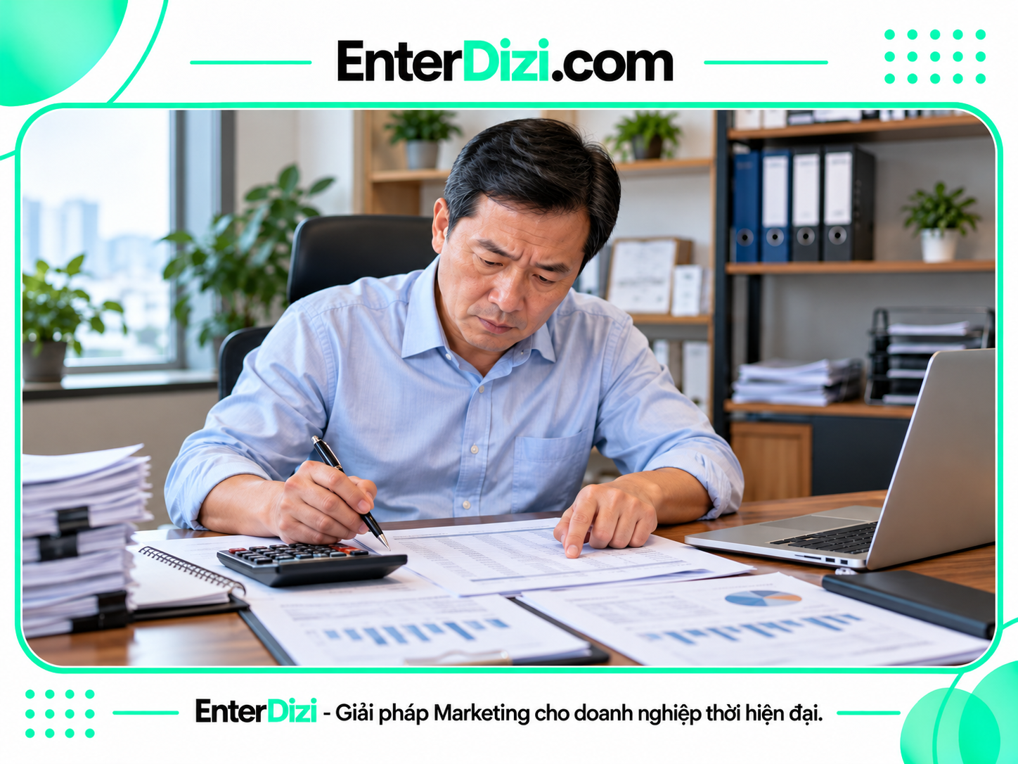 Chuyên gia phân tích website đối thủ kế toán qua hồ sơ tài chính