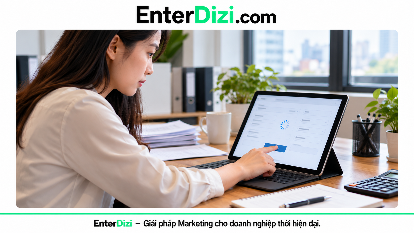 Nhân viên thao tác trên bảng tính thuế TNCN minh họa Core Web Vitals