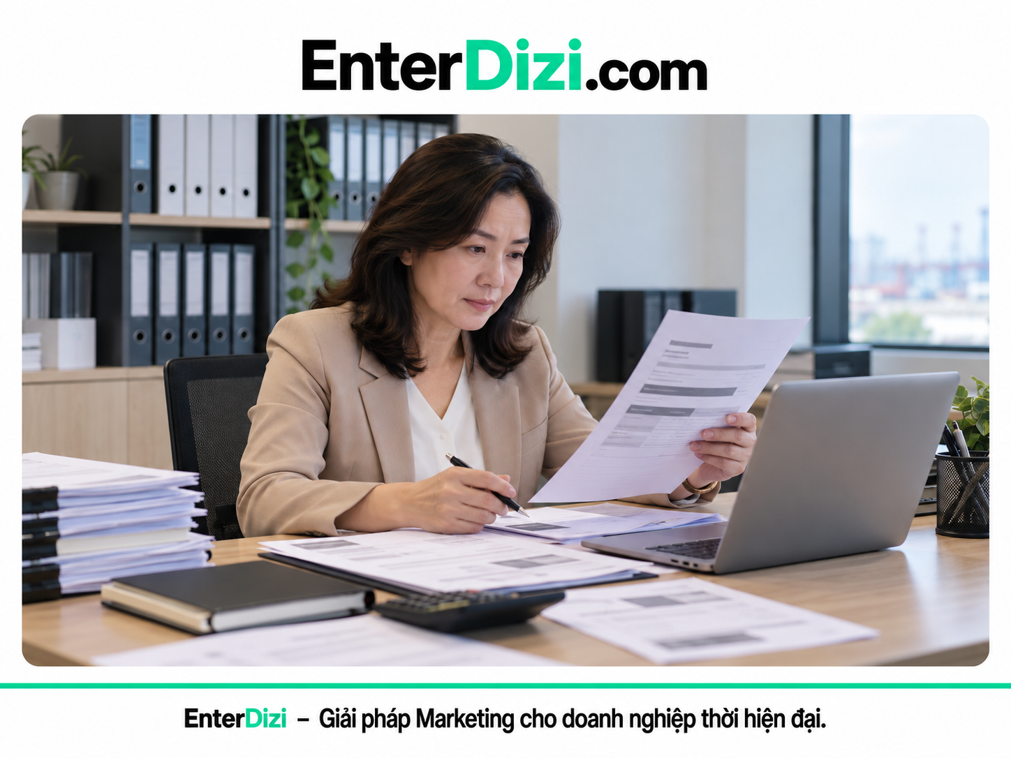 E-E-A-T SEO vận tải thể hiện kiểm tra hồ sơ bảo hiểm hàng hóa