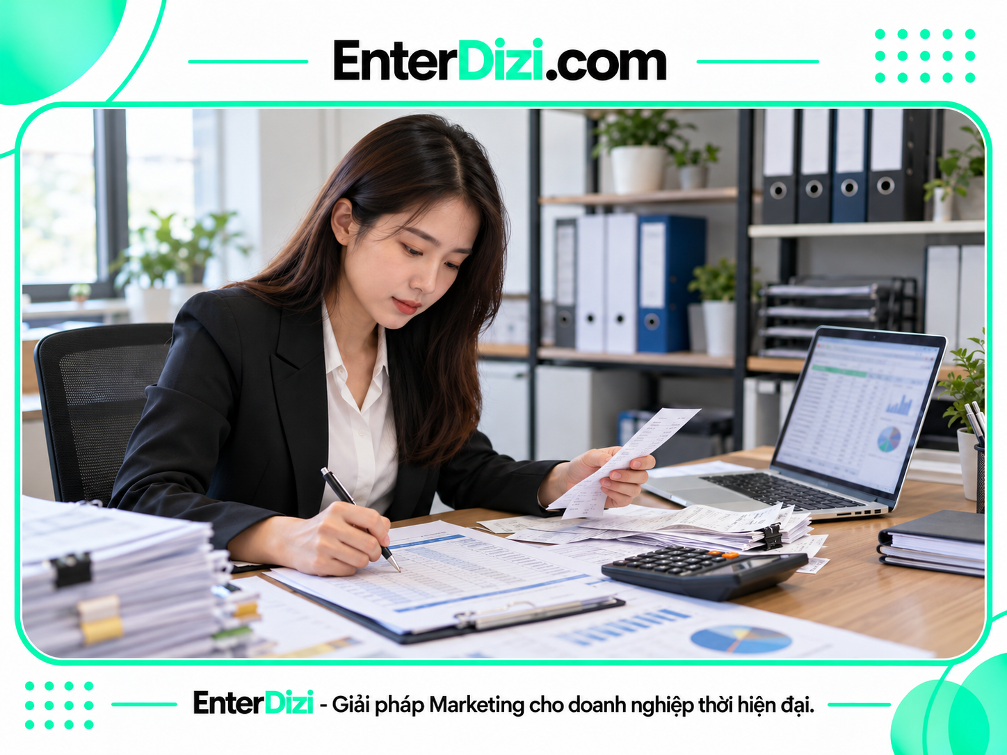 Nhân sự phân tích website đối thủ kế toán qua báo cáo chứng từ