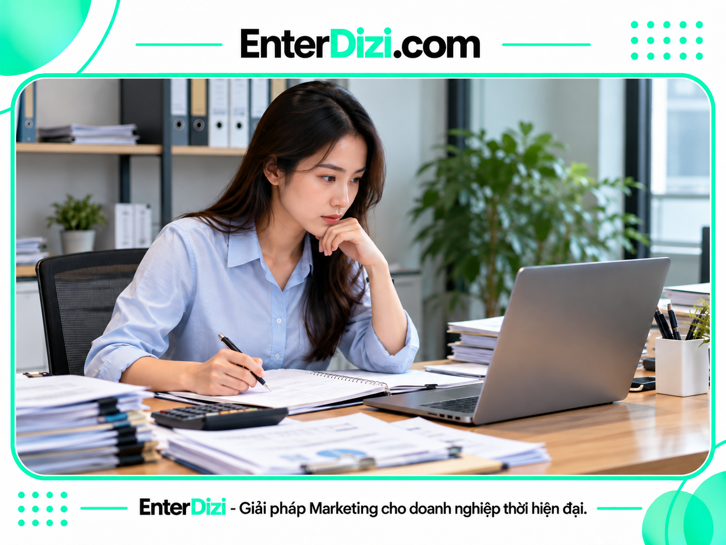 Nhân viên phân tích Search Intent ngành kế toán qua truy vấn định khoản